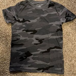 American Eagle Camo t-shirt